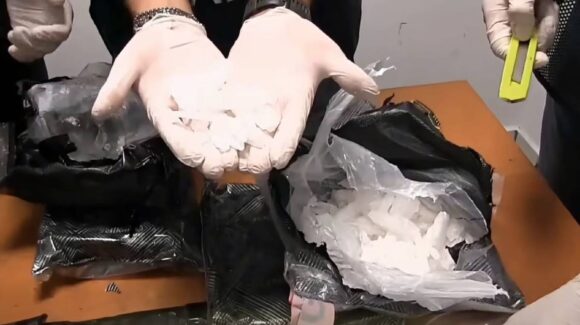 Detienen a pareja mexicana con 17 kilos de metanfetamina en Roma