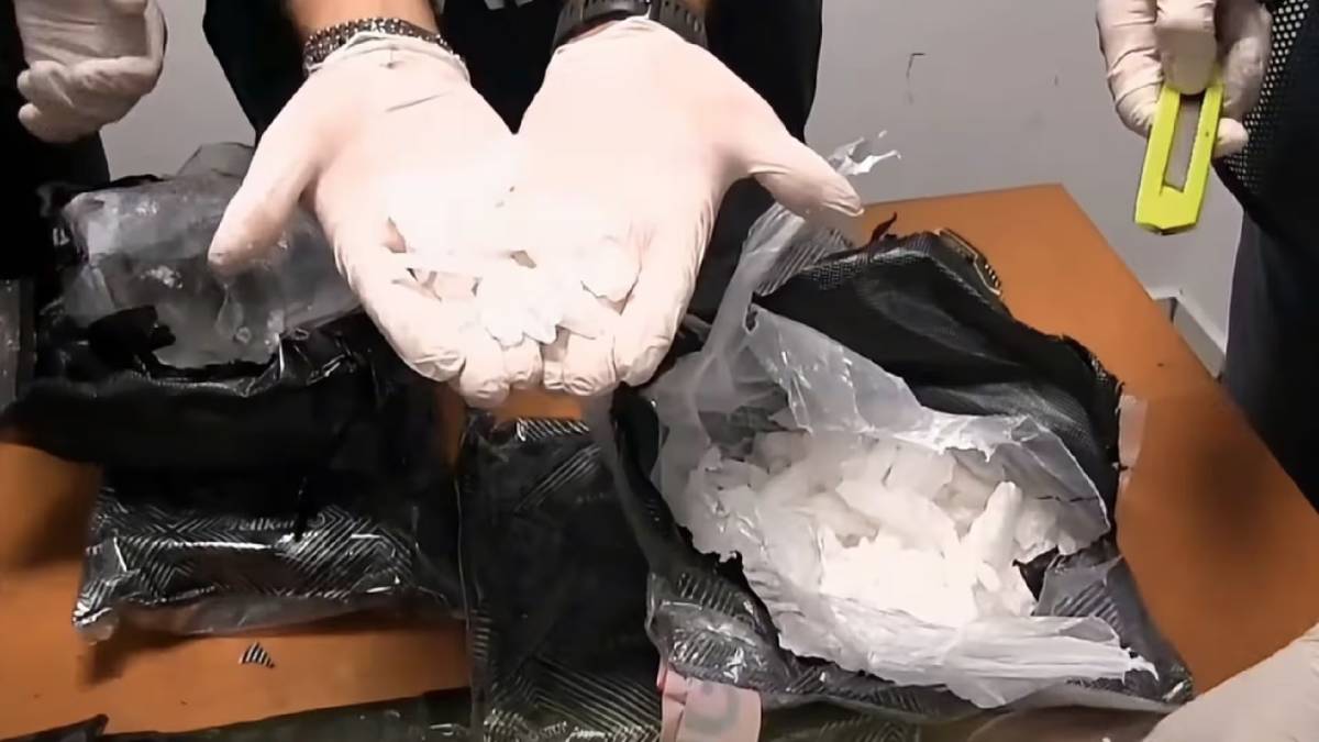 Detienen a pareja mexicana con 17 kilos de metanfetamina en Roma