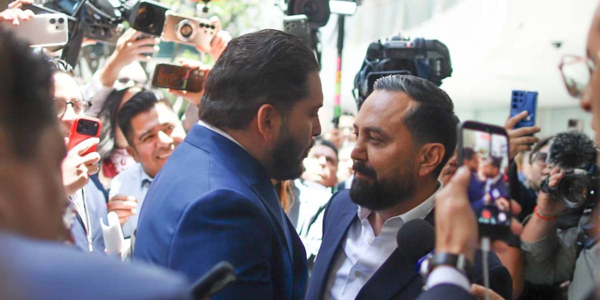 Diputados Arturo Ávila y Carlos Eduardo Gutiérrez se enfrentan a gritos y casi a golpes en el Senado