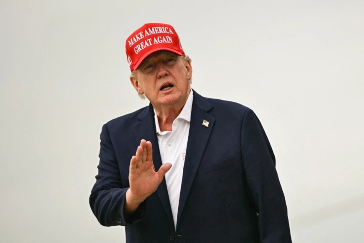 Donald Trump amenaza con bombardear Omán por el Estrecho de Omuz