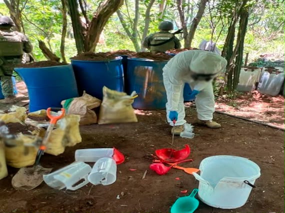 Ejército inhabilita narcolaboratorio en Corral Viejo, Culiacán