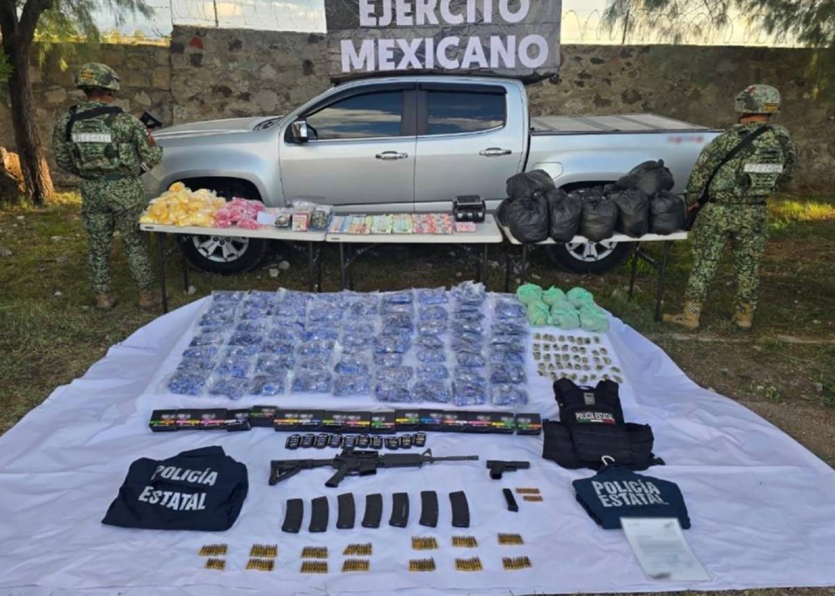Ejército y fuerzas federales aseguran droga y armamento en Durango