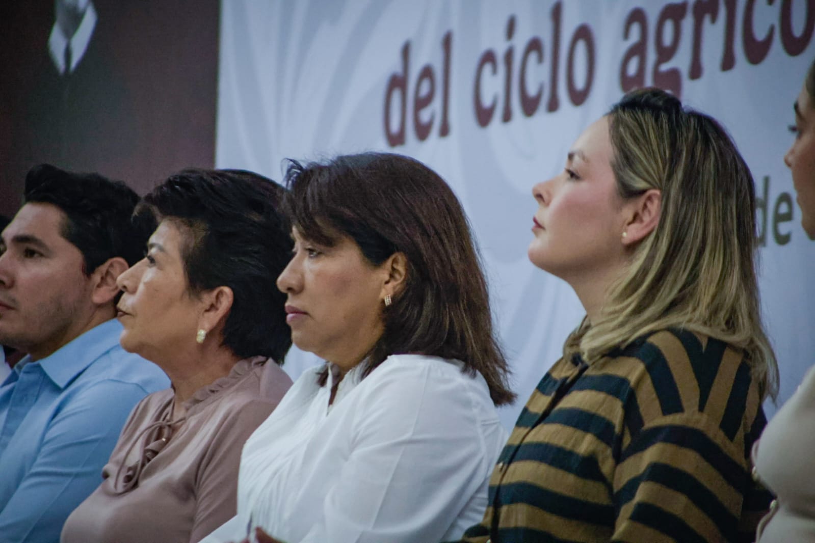 Entregan apoyos a productores en Sinaloa
