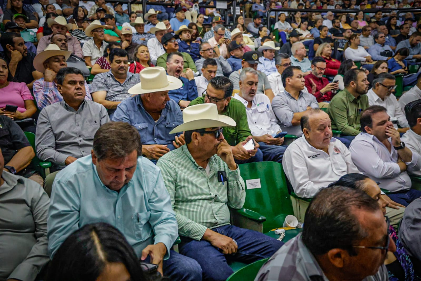 Entregan apoyos a productores en Sinaloa