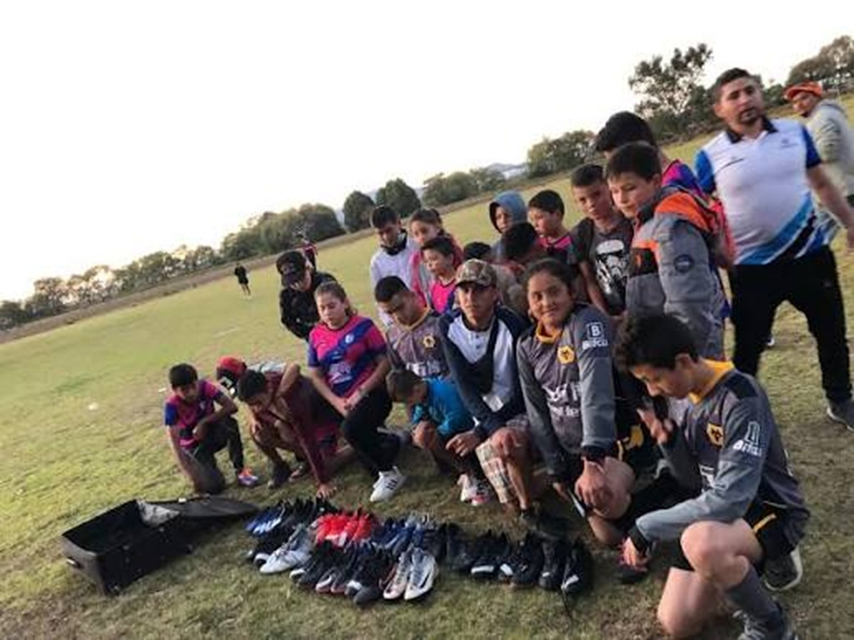 Equipo infantil de futbol regresa a méxico luego de terremoto en Colombia