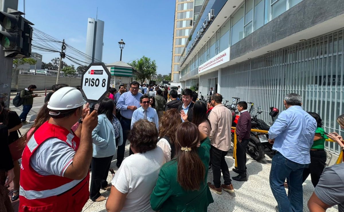 Evacuación tras sismo en Perú