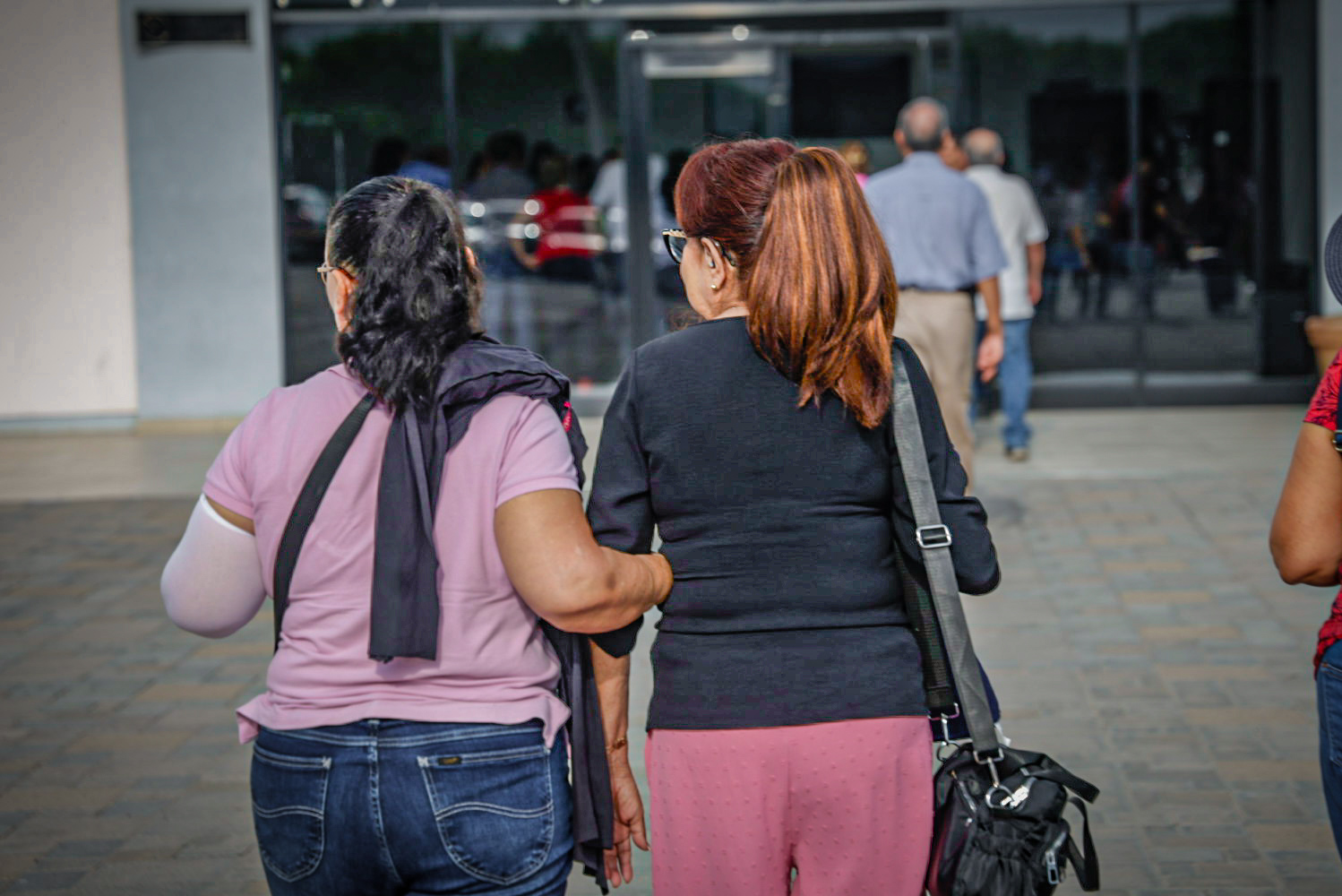 Fraudeados por Inverplux en la sede de justicia penal Culiacán
