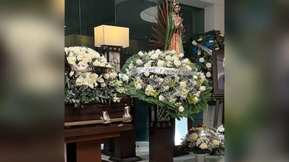 Familiares y amigos dan el último adiós a César Gastelum, influencer asesinado en Culiacán, Sinaloa