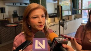 Gloria Himelda Félix en entrevista banquetera