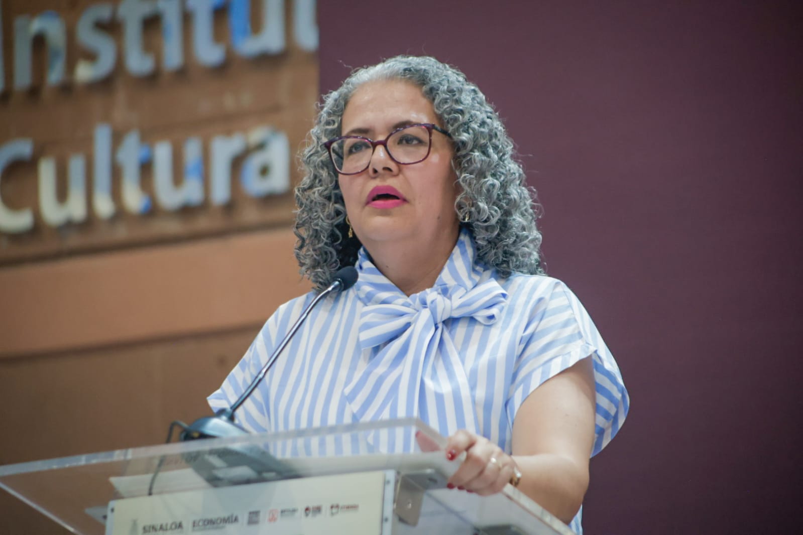 Gobernadora Graciela Dominguez en evento de Equipa Sinaloa
