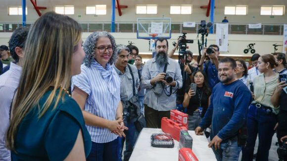 Gobierno de Sinaloa entrega 830 equipos productivos; mujeres reciben más del 60% de los apoyos