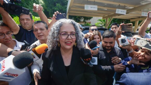 Graciela Domínguez anuncia revisión al gabinete tras asumir gubernatura de Sinaloa