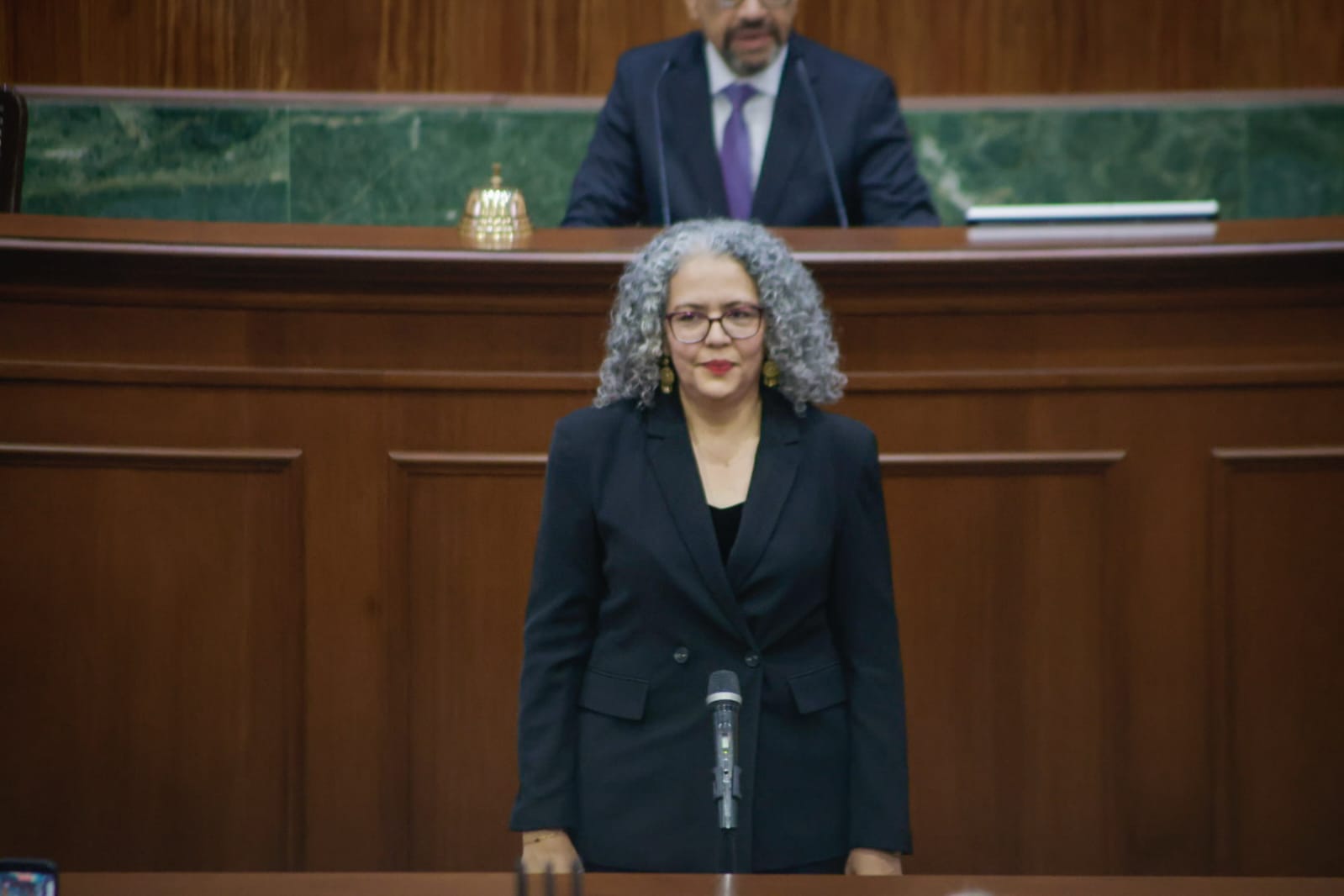 Graciela Dominguez en la tribuna en su toma de protesta