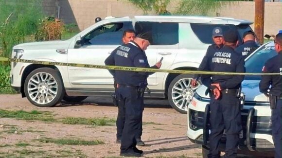 Hallan tres cuerpos dentro de una camioneta de lujo en Hermosillo