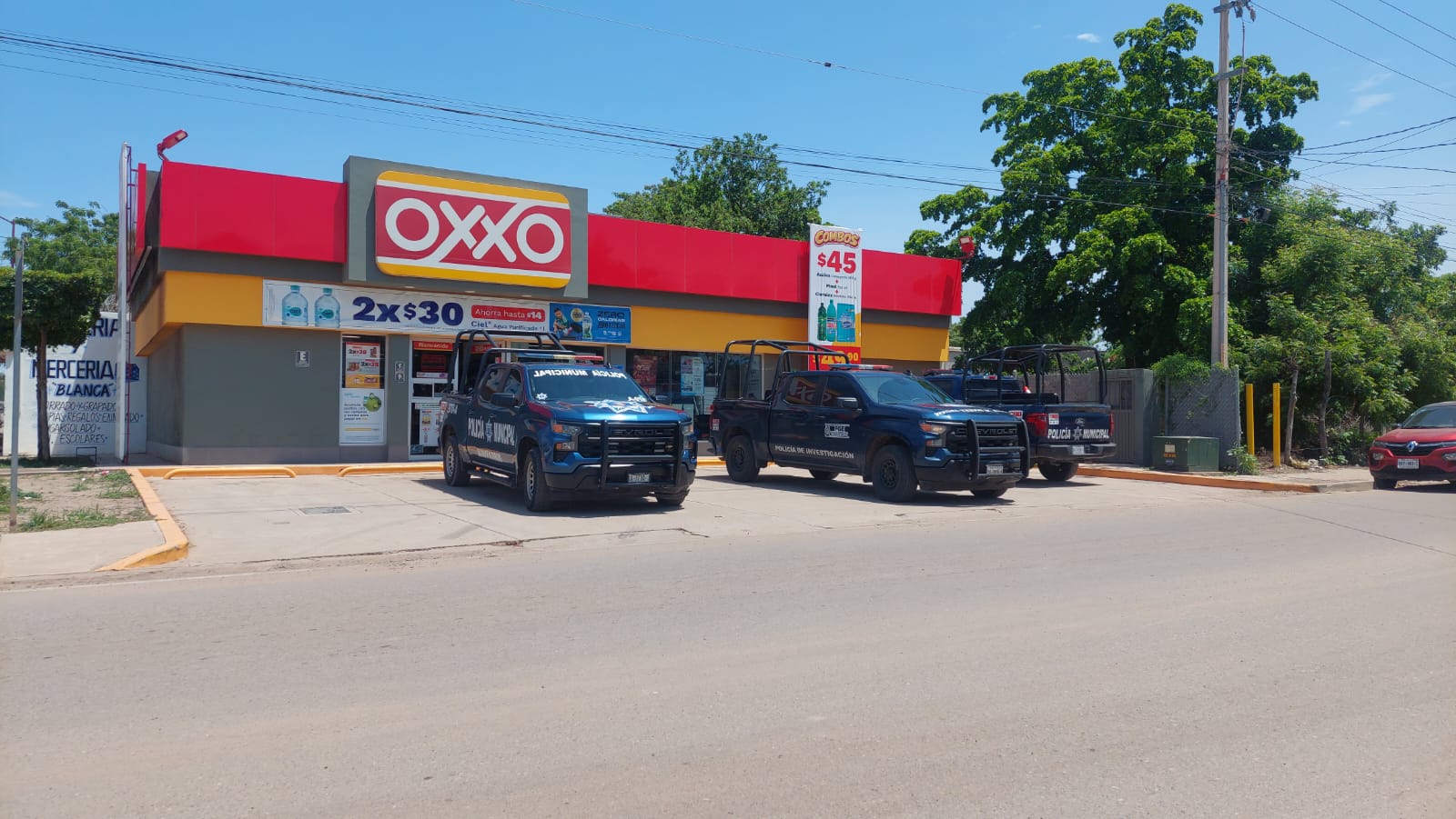 Hombre encapuchado asalta tienda de conveniencia en la colonia Primero de Mayo de Guamúchil