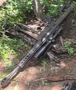 Incautan arsenal al sur de Mazatlán; aseguran Barrett, 8 mil 965 cartuchos y equipo táctico