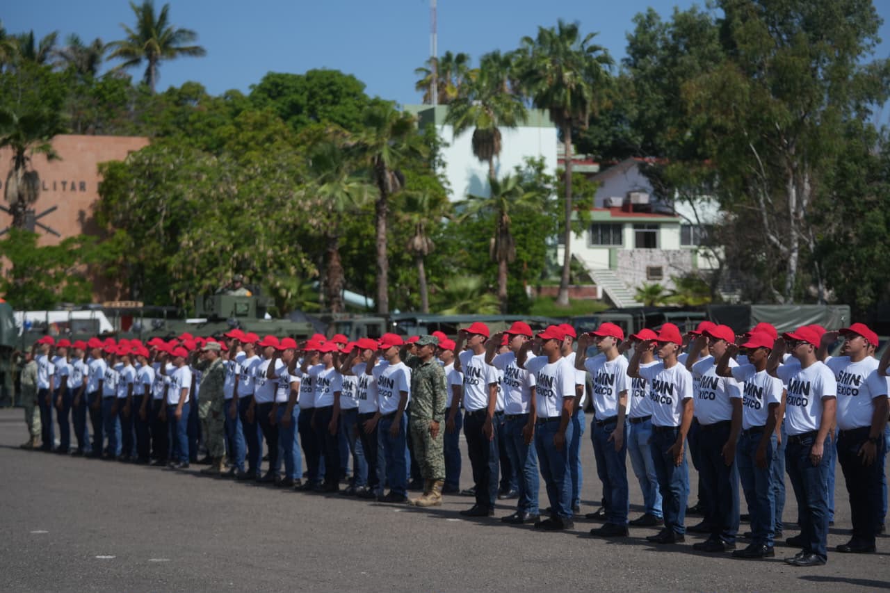 Jóvenes de la Clase 2007 arrancan adiestramiento militar en Mazatlán, Sinaloa
