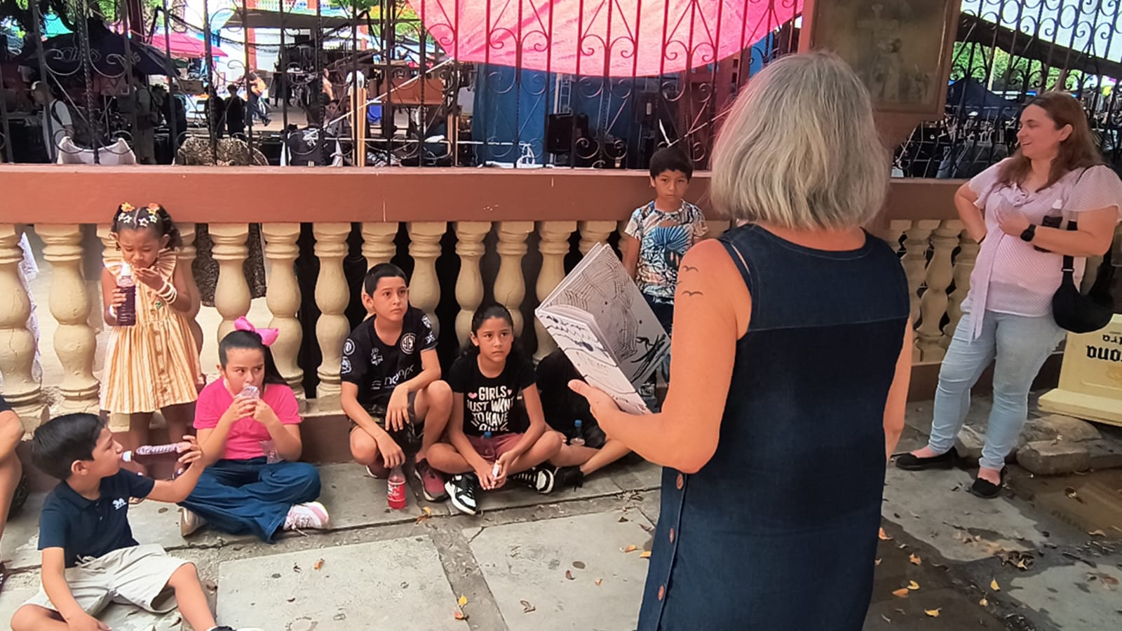 La Reina de la Poesía, Noelia Vega comparte cuentos con niñas y niños