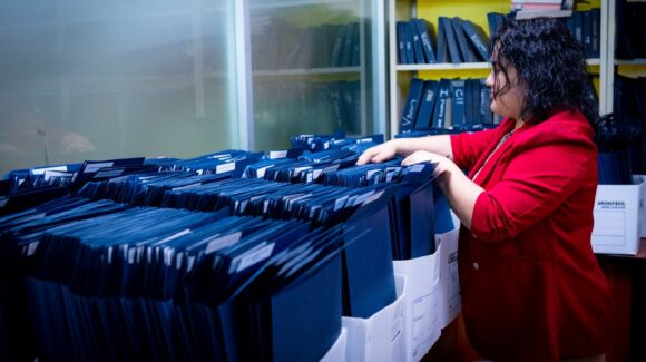 ¿Te vas a graduar? La UAS entrega títulos en menos de 20 días hábiles y ofrece diversas opciones de titulación, garantizando certeza jurídica