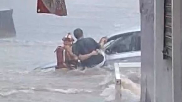 Lluvia fuerte se mantiene en Culiacán; PC realiza rescate y recorridos en zonas de riesgo