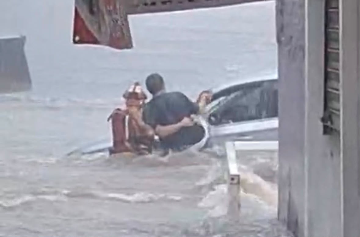 Lluvia fuerte se mantiene en Culiacán; PC realiza rescate y recorridos en zonas de riesgo