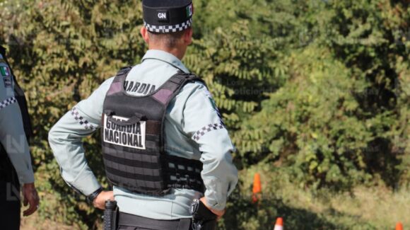 Localizan a sujeto sin vida, desnudo y envuelto en una cobija junto a carretera en Escuinapa, Sinaloa