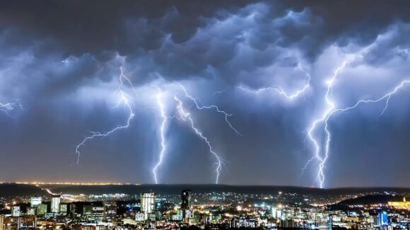 ¿Cuáles son los lugares más seguros para refugiarte durante una tormenta eléctrica? Entérate aquí