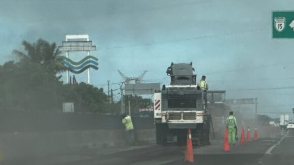 ¡Tome precauciones! Mantenimiento en la Internacional reduce a un carril el paso en el sur de Mazatlán, Sinaloa