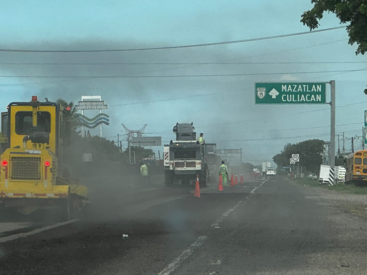 Mantenimiento en la carretera internacional provoca cierre de un carril en Mazatlán