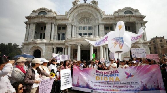 CDMX impulsa debate sobre eutanasia con la Ley Trasciende