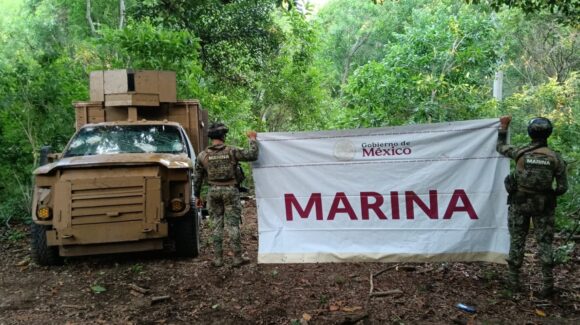 Marina localiza vehículo tipo monstruo y tres explosivos improvisados en el sur de Sinaloa