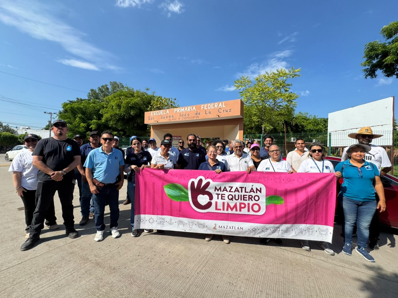 Mazatlán te quiero limpio retira 160 costales de basura y atiende fugas en la colonia Azteca