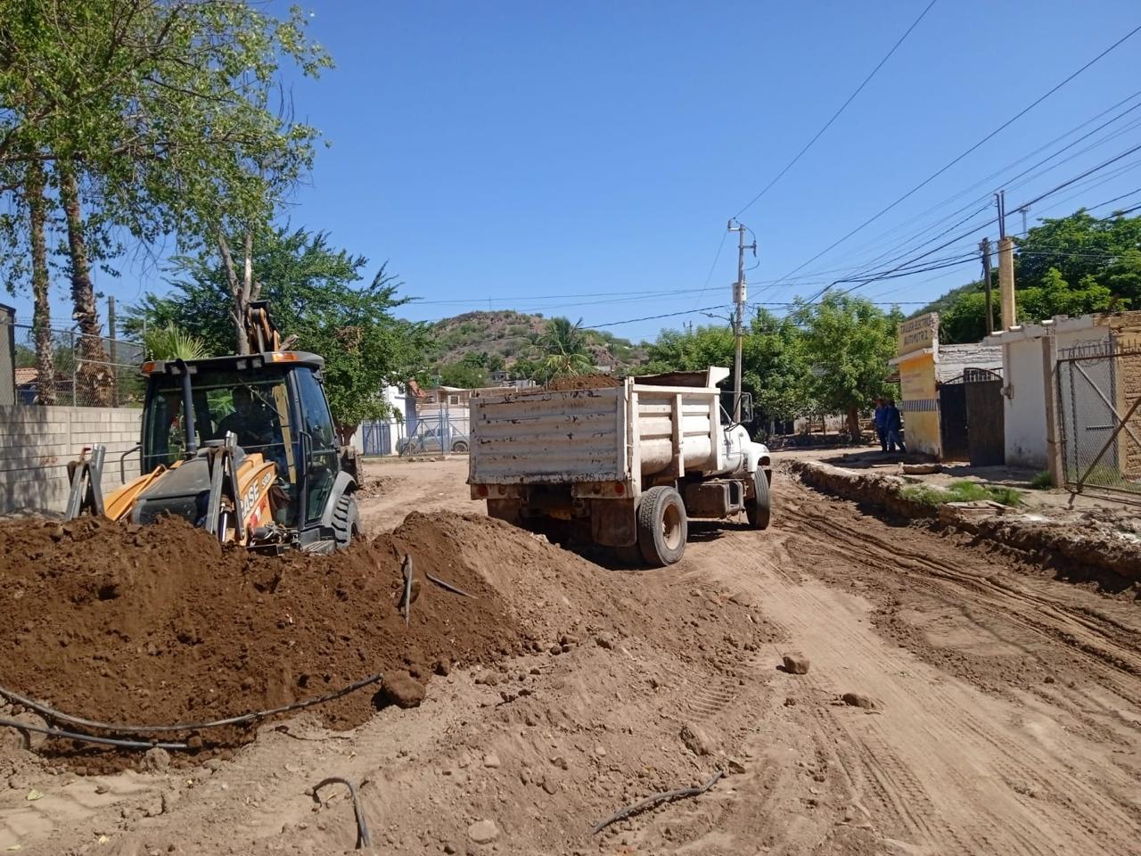 Obras en caminos de Ahome