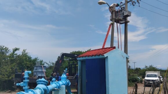Recupera JUMAPAM el agua en cuatro comunidades de Mazatlán, Sinaloa tras falla provocada por tormenta