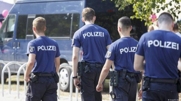 Ataque en escuela de Alemania deja dos fallecidos; detienen al presunto atacante de 19 años