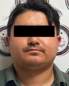 Policías federales detienen a dos hombres con armas largas, droga y cartuchos útiles, en Ahome, Sinaloa 