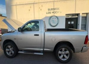 Policías federales detienen a dos hombres con armas largas, droga y cartuchos útiles, en Ahome, Sinaloa.