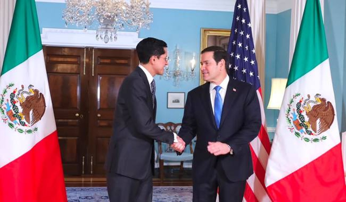Reunión entre Roberto Velasco y Marco Rubio