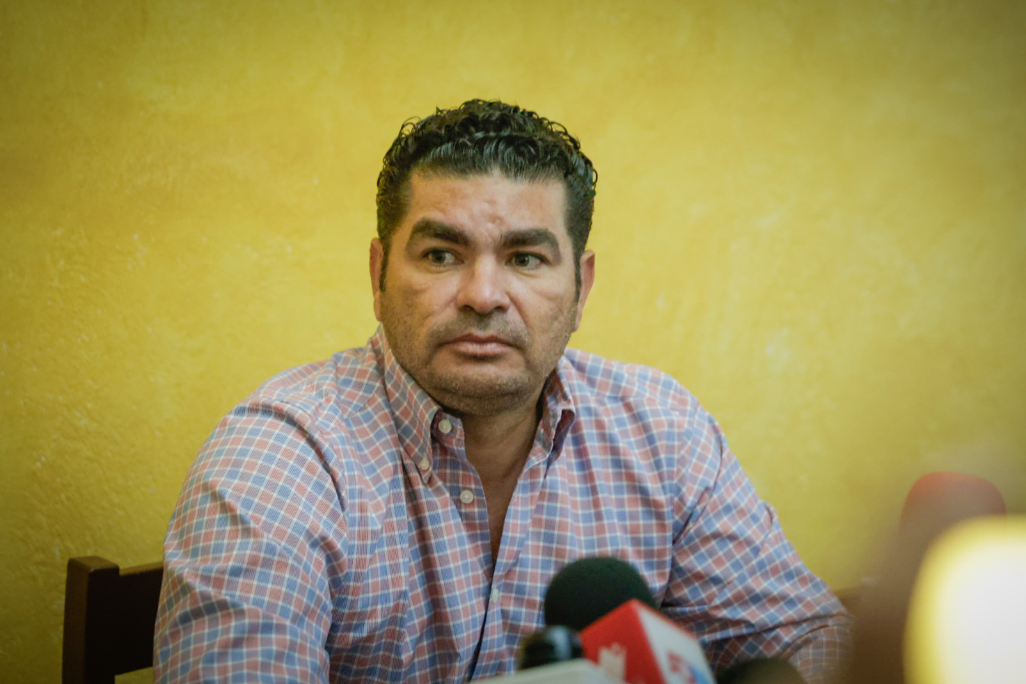 Rodolfo Valenzuela en conferencia en Culiacán