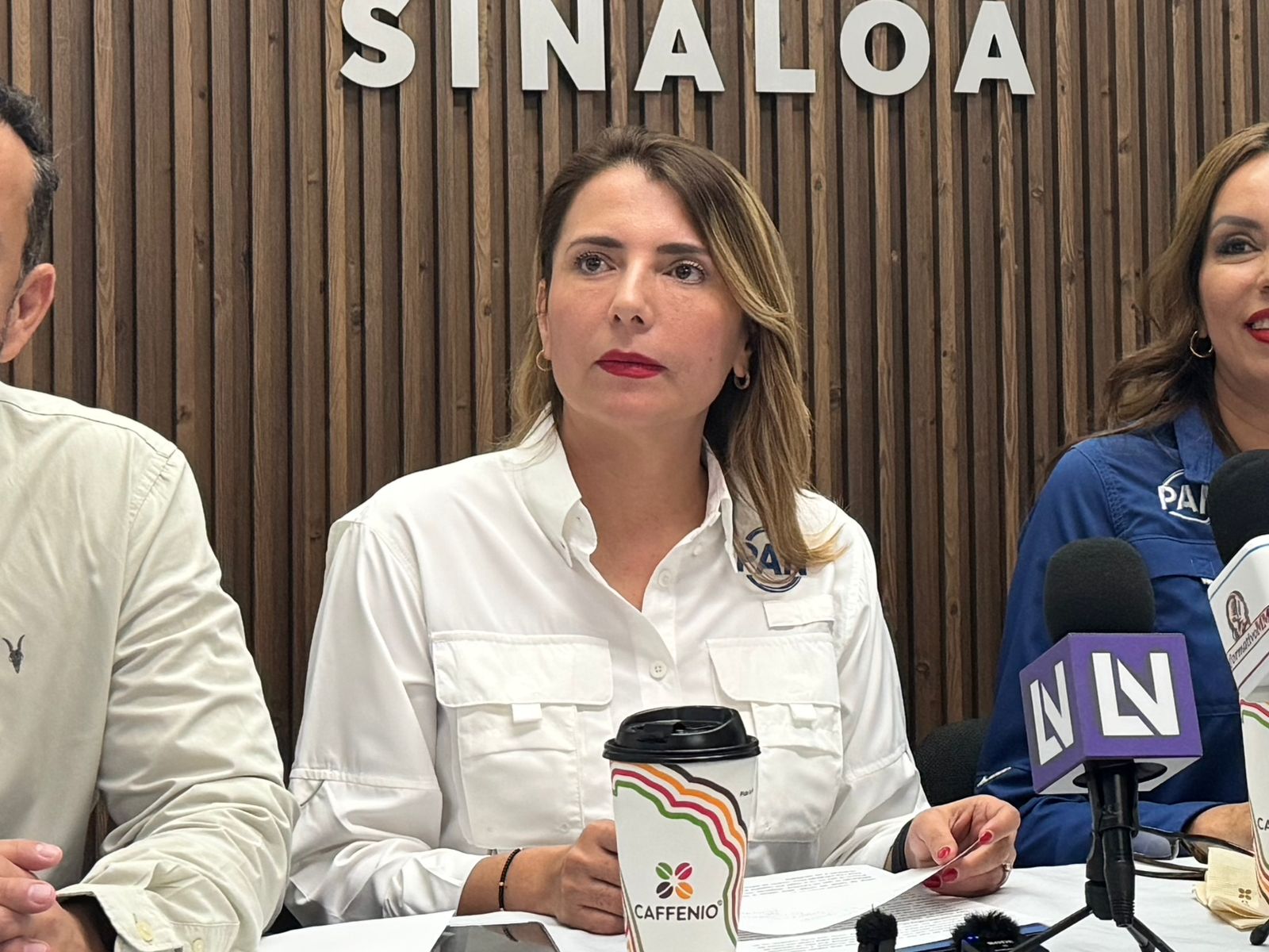Roxana Rubio en conferencia de prensa