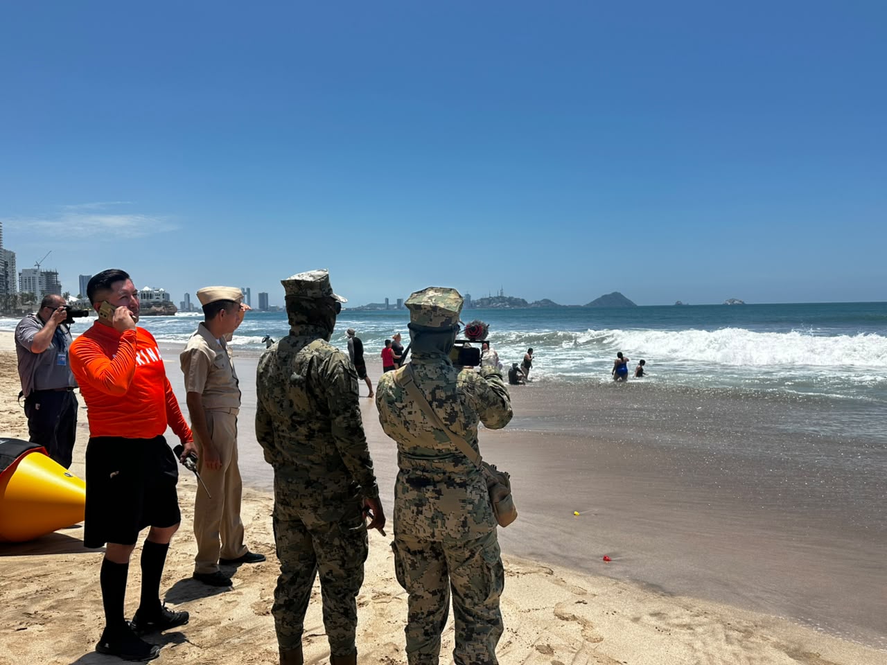 SEMAR en rescate en Mazatlán
