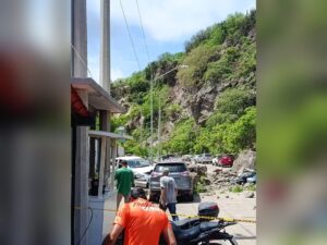 Se desgaja el cerro El Crestón en Mazatlán