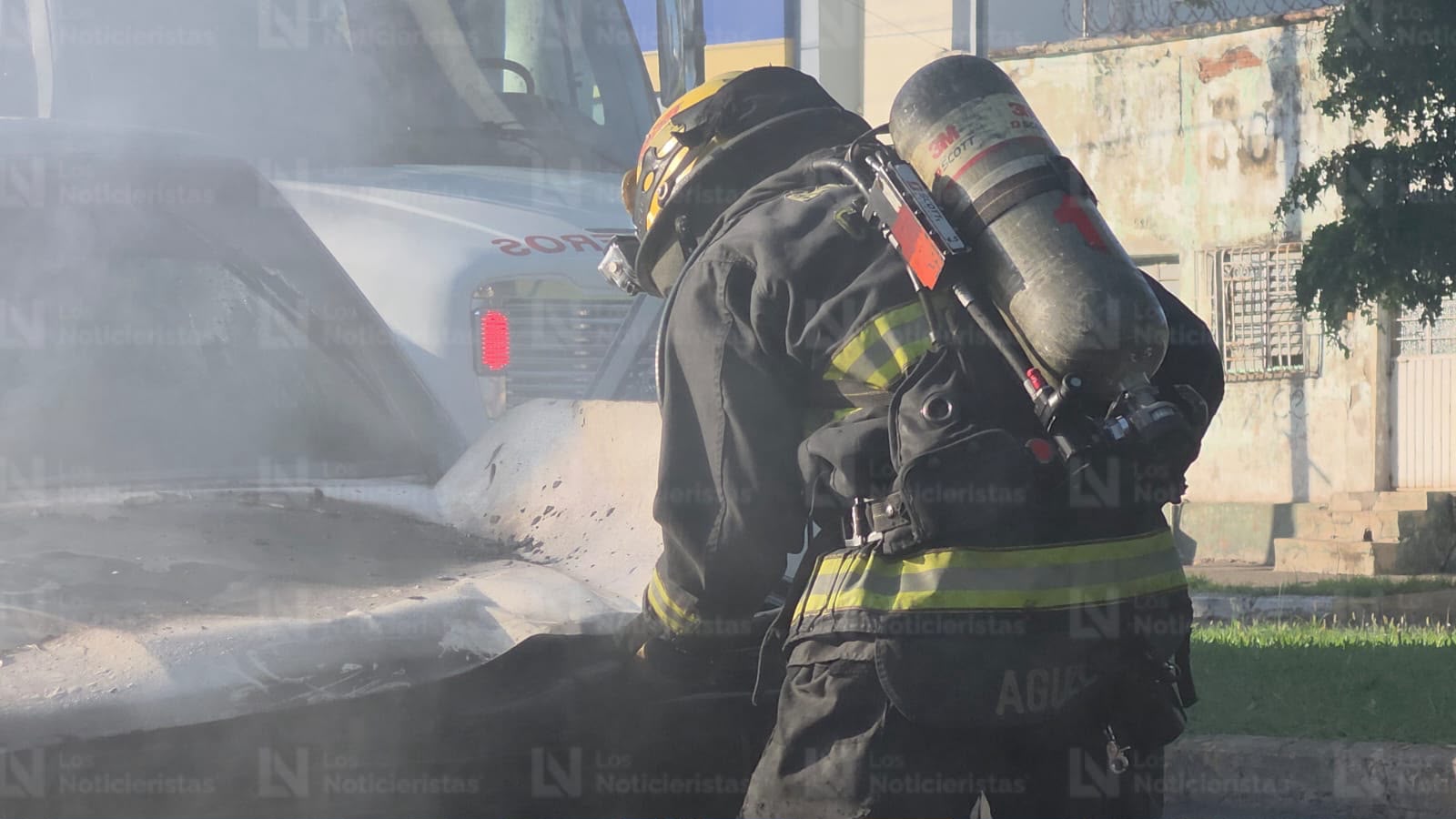 Se incendia camioneta en la Jorge Almada de Culiacán, no hay lesionados
