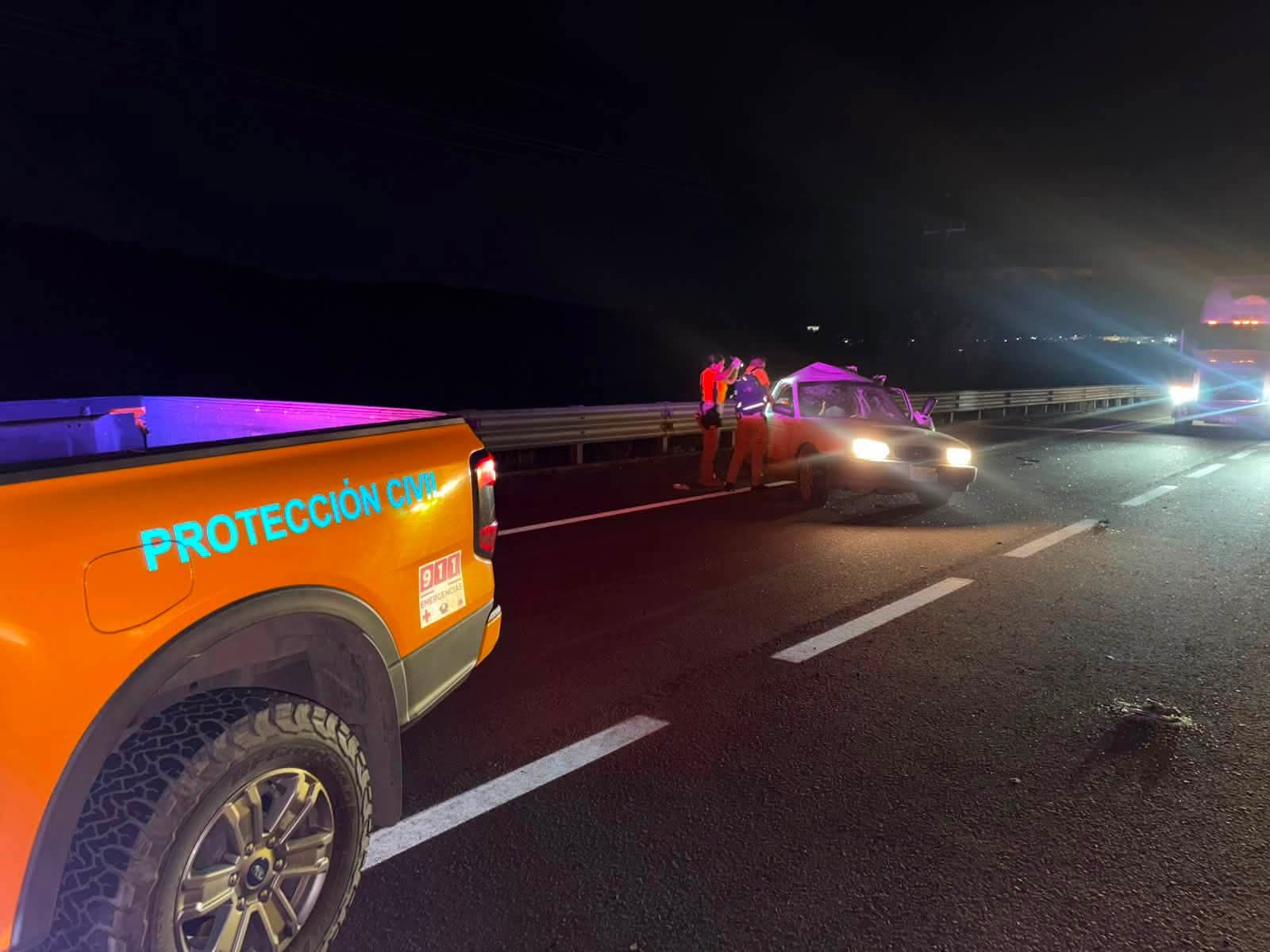 Se registra fuerte choque por alcance en la maxipista Mazatlán-Culiacán; una persona resulta lesionada