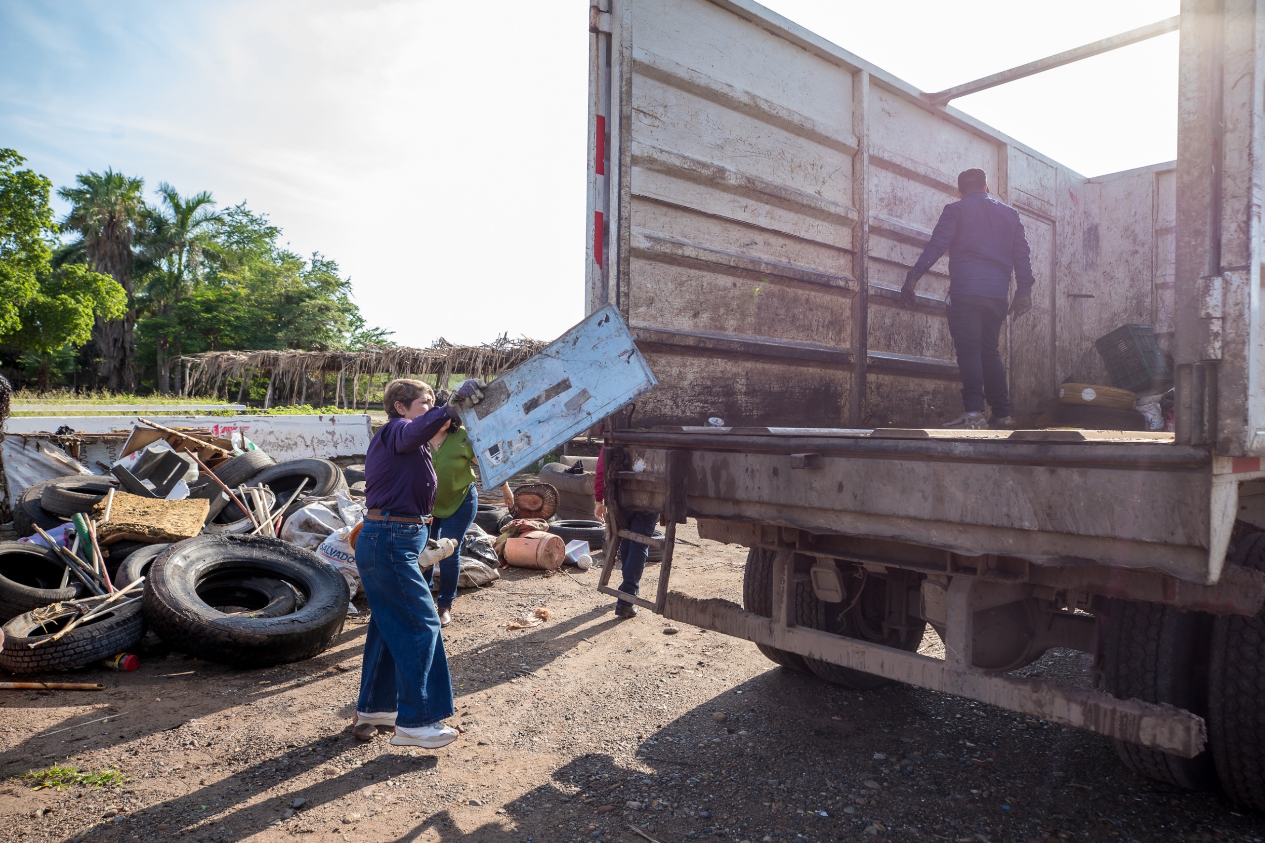 Suman más de 90 toneladas de cacharros recolectados en Guasave para prevenir el dengue