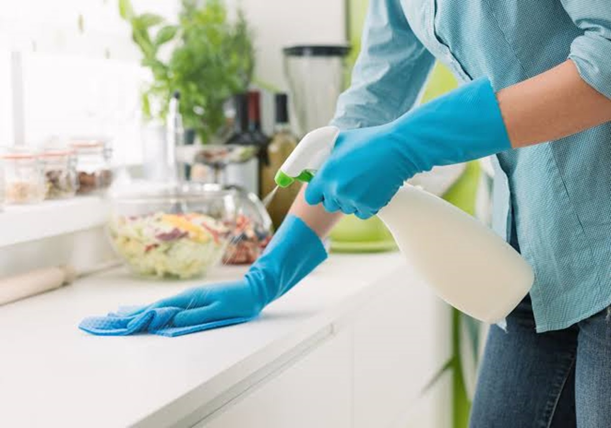 Tips para quitar la grasa acumulada de tu cocina