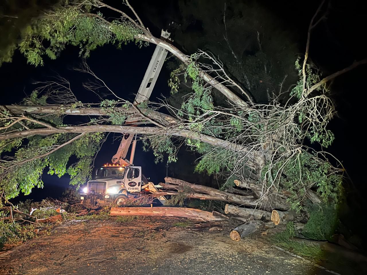 Tormenta de rápida formación deja daños en comunidades de Guasave