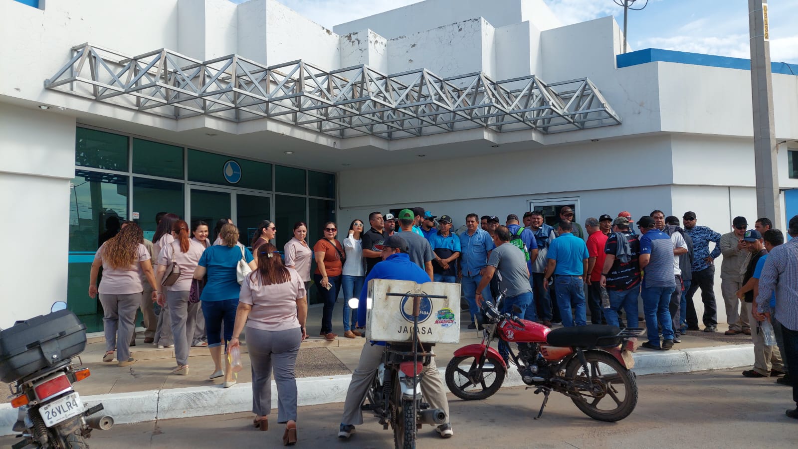 Trabajadores de Japasa se manifiestan en Guamúchil
