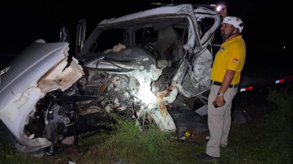 Tráiler y grua generan accidente y dejan a tres lesionados en la Mazatlán-Escuinapa
