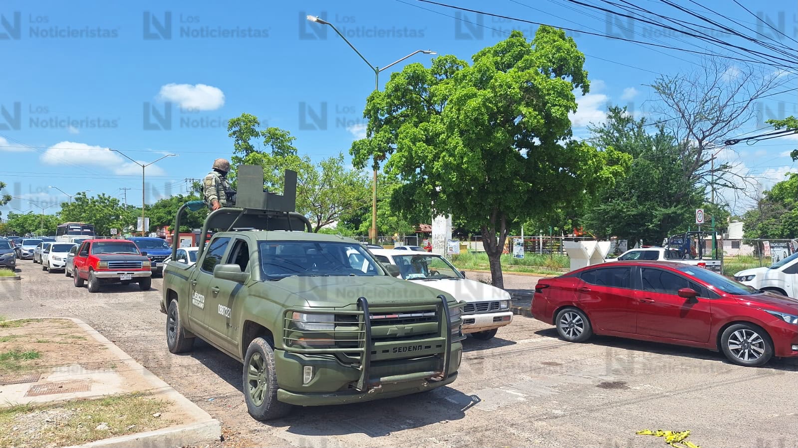 Tras persecución, detienen a un sujeto con un arma en Culiacán